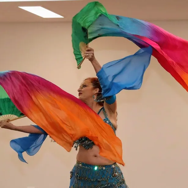 Shimmiying Flames Ros Romaya Image