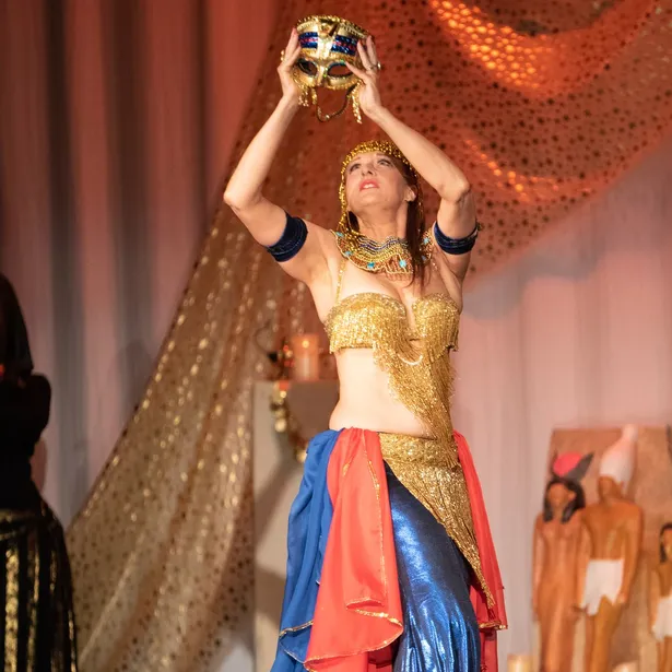 Shimmiying Flames Ros Romaya Image