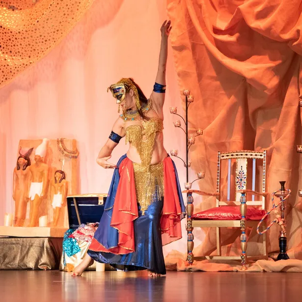 Shimmiying Flames Ros Romaya Image