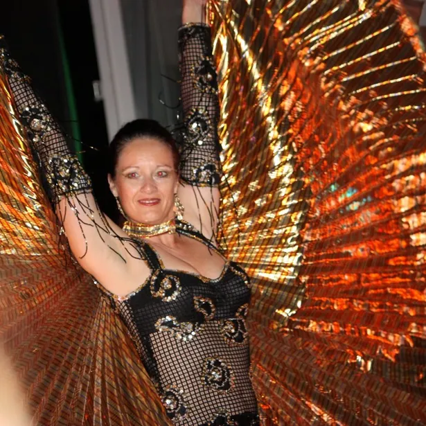 Shimmiying Flames Ros Romaya Image