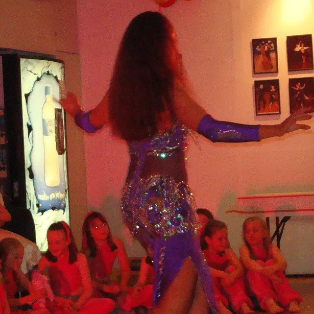 Shimmiying Flames Ros Romaya Image