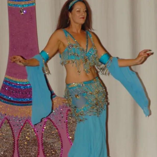 Shimmiying Flames Ros Romaya Image