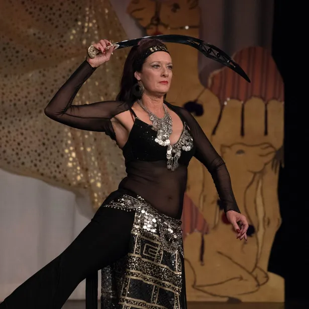 Shimmiying Flames Ros Romaya Image